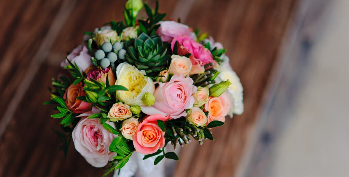 Celebrate This Anniversary by Sending Flowers Bouquet Online