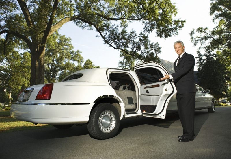 Get the Benefits of Hiring a Limo Rental Atlanta