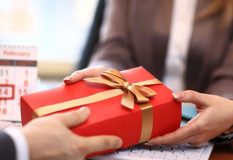 Motivate Your Employees With Best Corporate Gifts